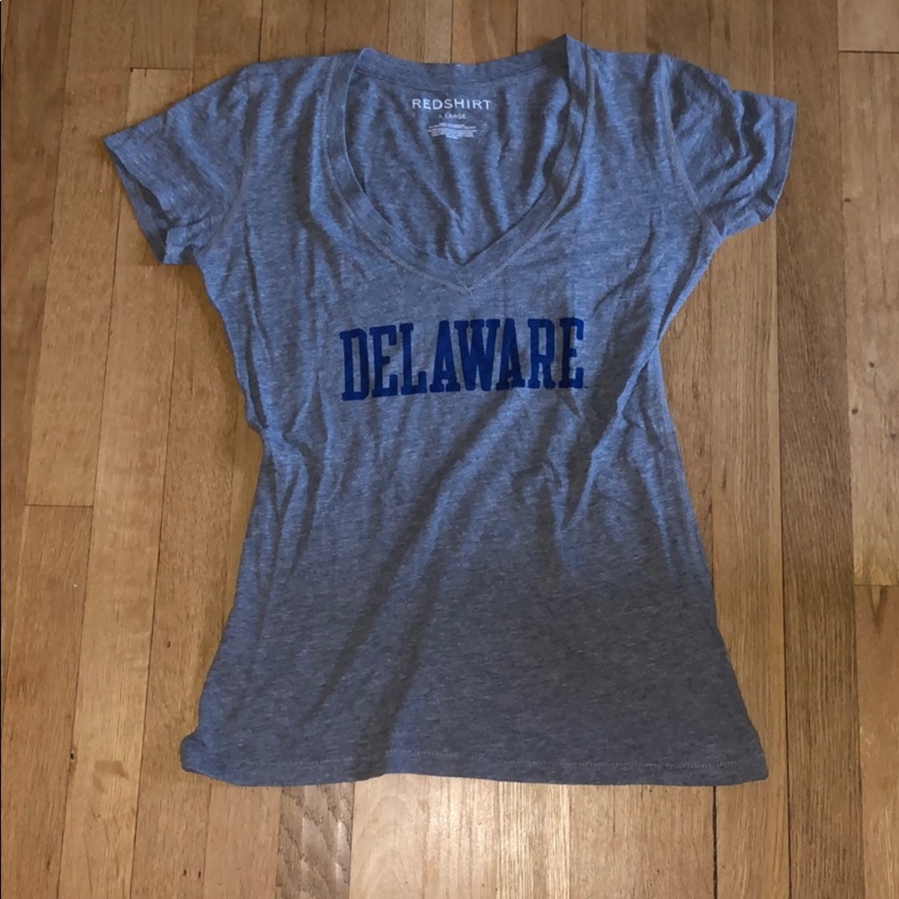University of Delaware T shirt